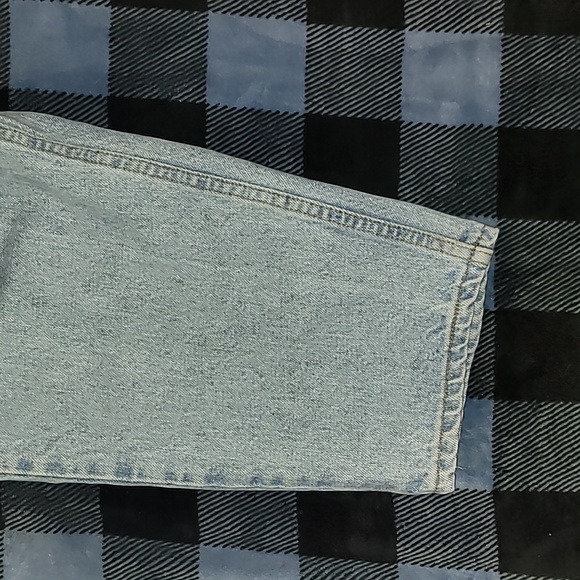 Vintage. Made in USA. Levi's 560. Loose-fit, tapered. Men's size w38 l30 - Picture 12 of 16